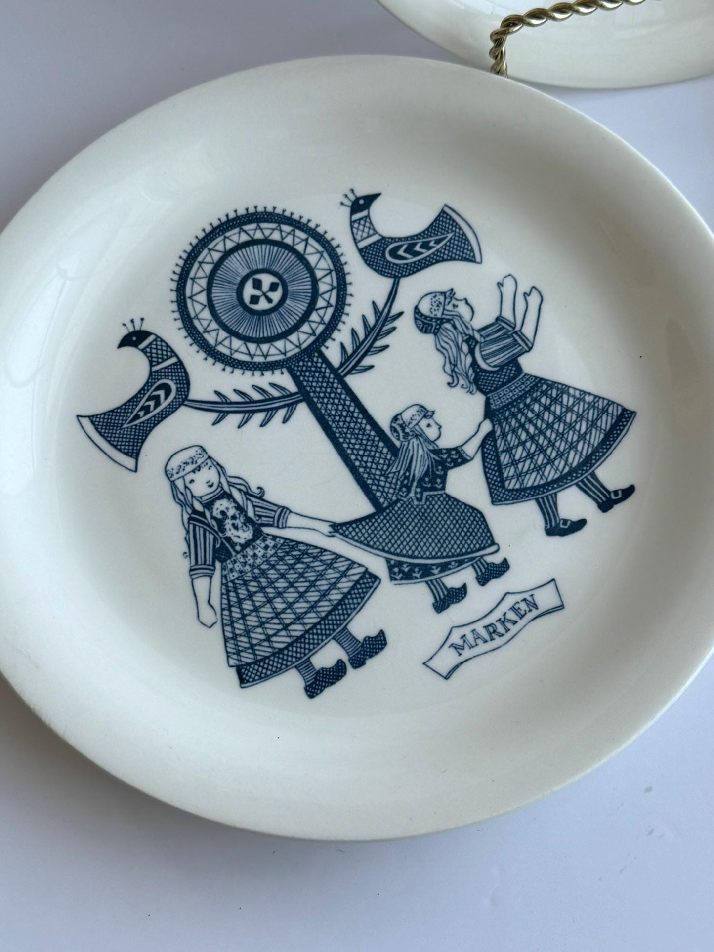 Vintage Dutch Royal Sphinx Plates: Folk Art Dessert Set of 3