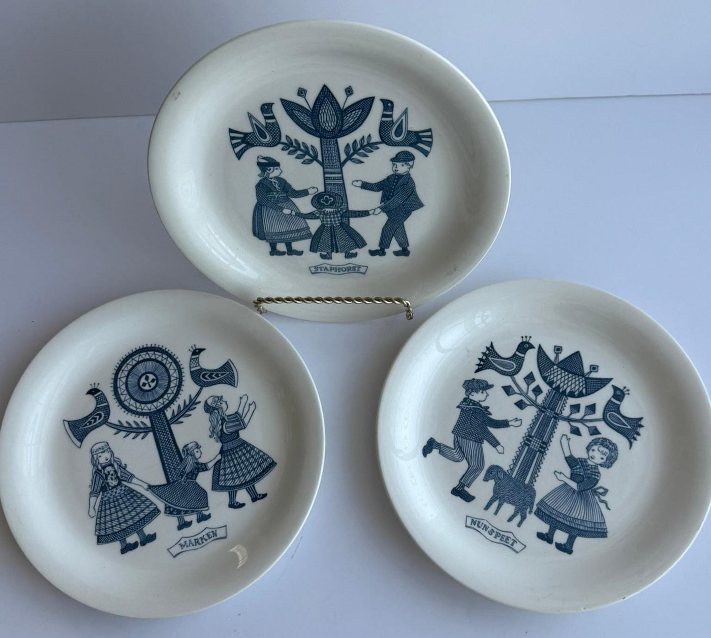 Vintage Dutch Royal Sphinx Plates: Folk Art Dessert Set of 3