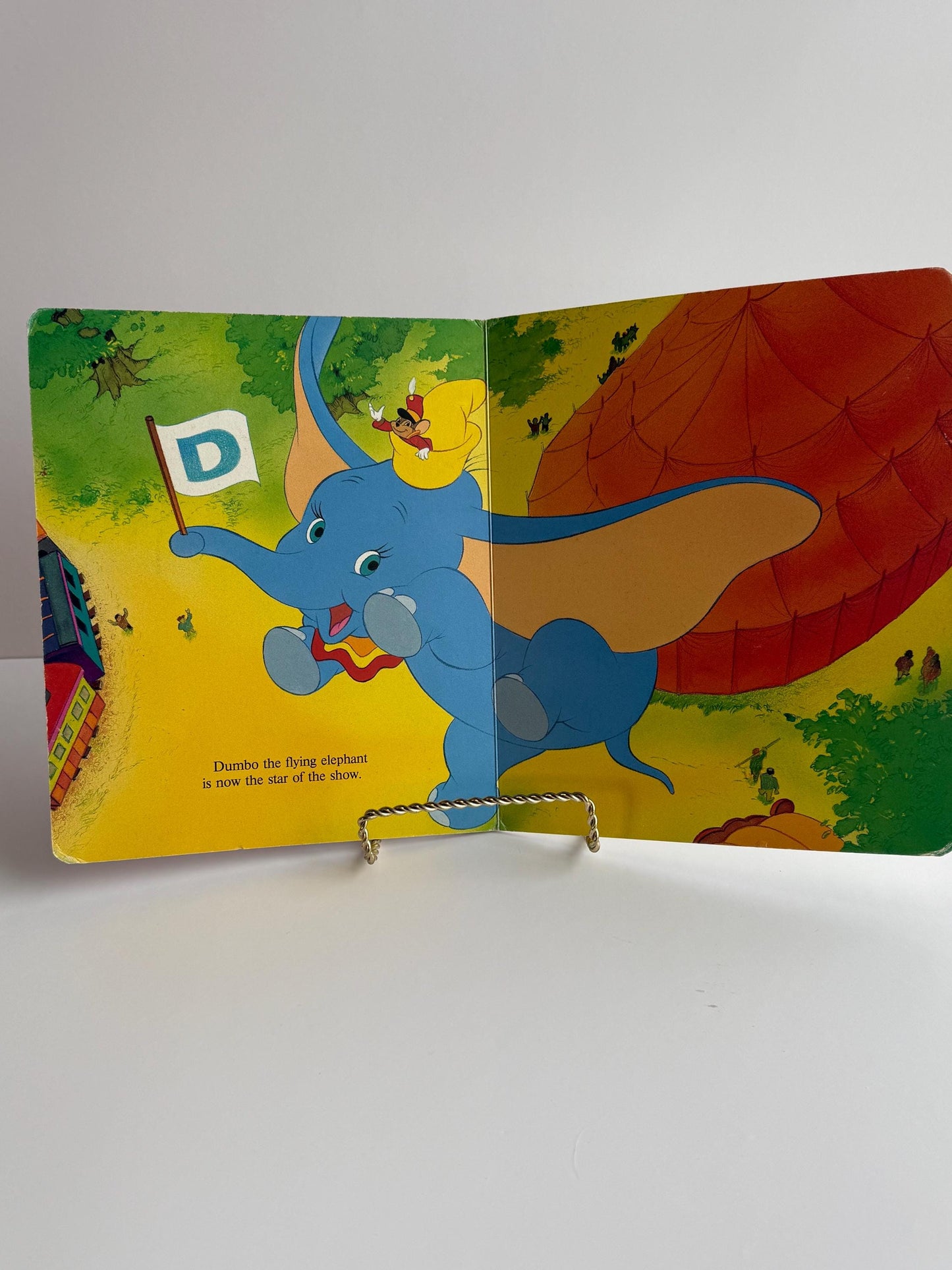 Vintage Walt Disney Dumbo Board Book 1987