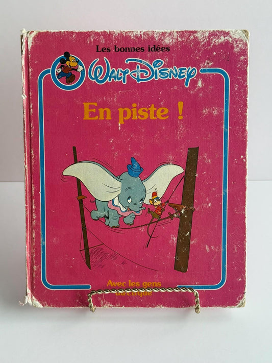 Vintage Walt Disney Dumbo Activity Book "En Piste!" 1984
